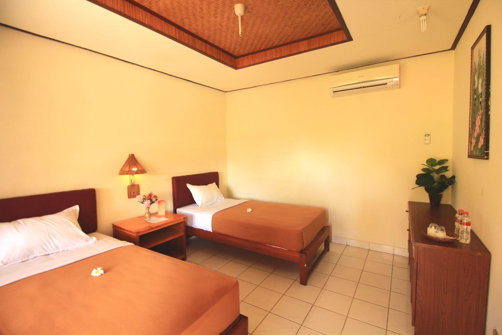 Lovina Beach Hotel Pabean Buleleng Екстериор снимка