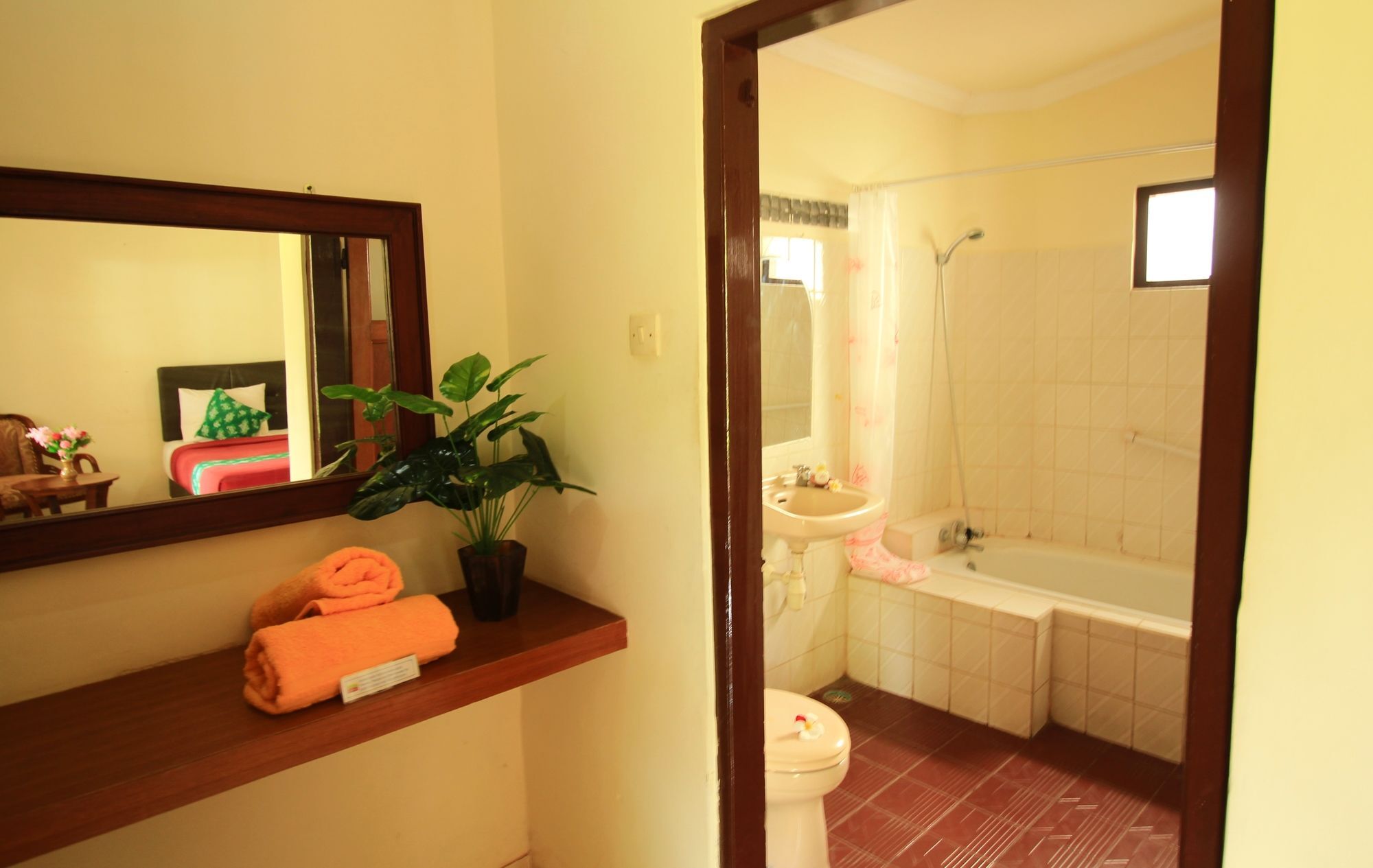 Lovina Beach Hotel Pabean Buleleng Екстериор снимка