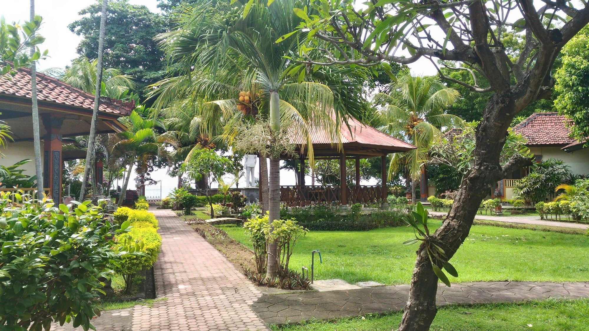 Lovina Beach Hotel Pabean Buleleng Екстериор снимка
